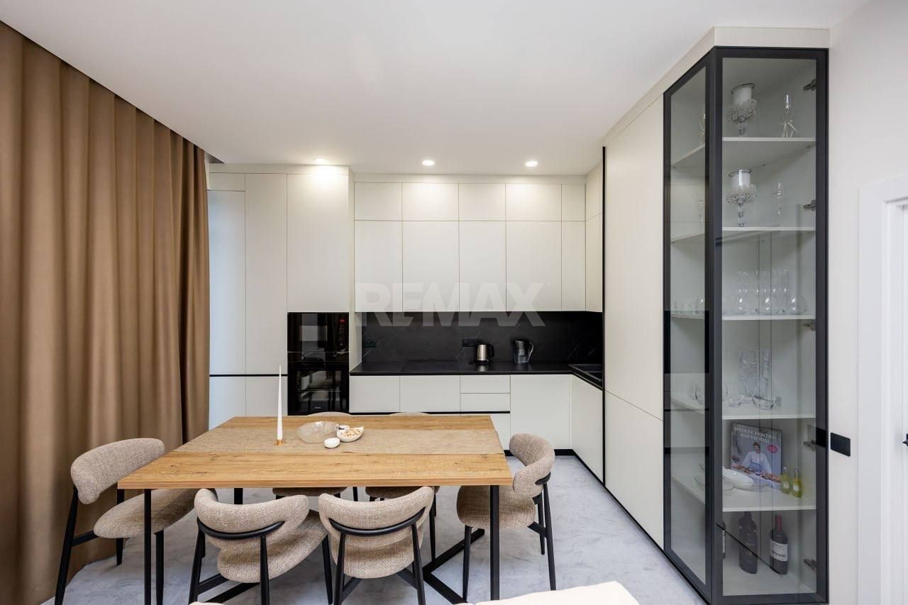 Penthouse de Lux cu Terasă și Priveliște Panoramică - Poză 1