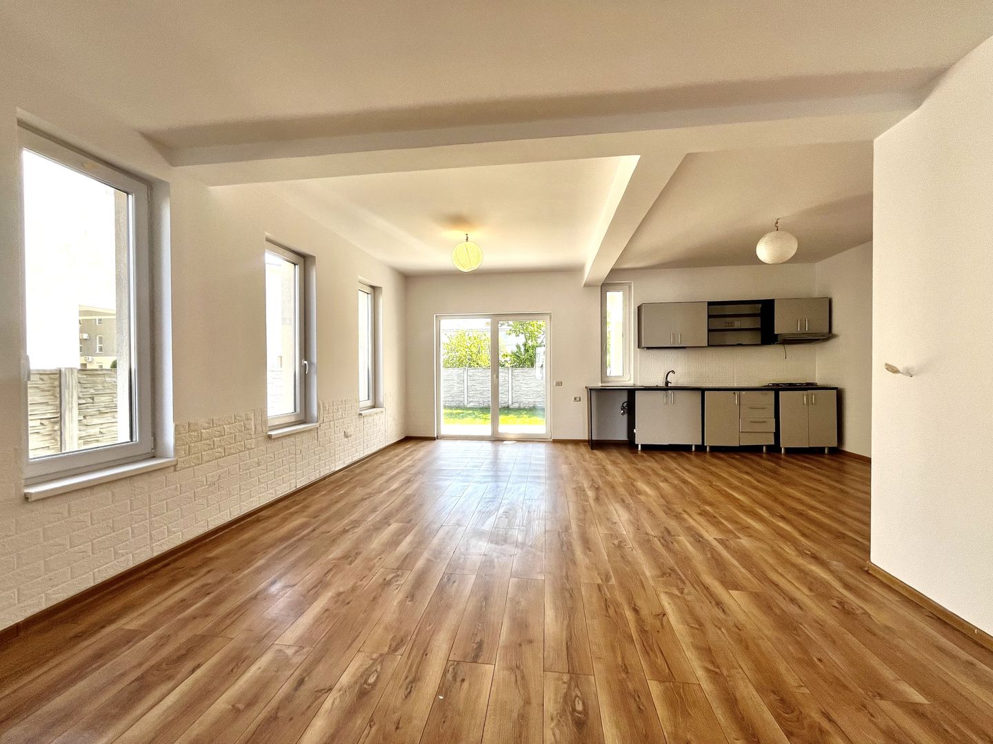 Duplex spațios și luminos | Giroc | Ideal locuință/ birou / grădiniță - Poză 4