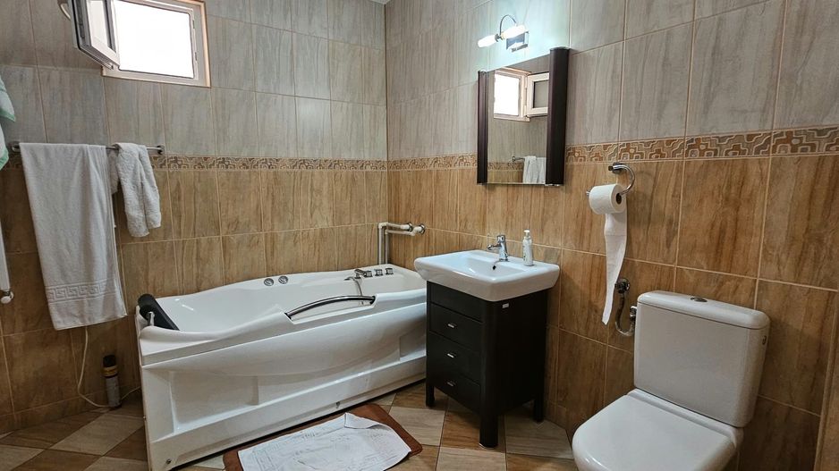 Spațiu - apartament 5 camere de închiriat – 160 mp - Micro 20 – zona BKO - Poză 9