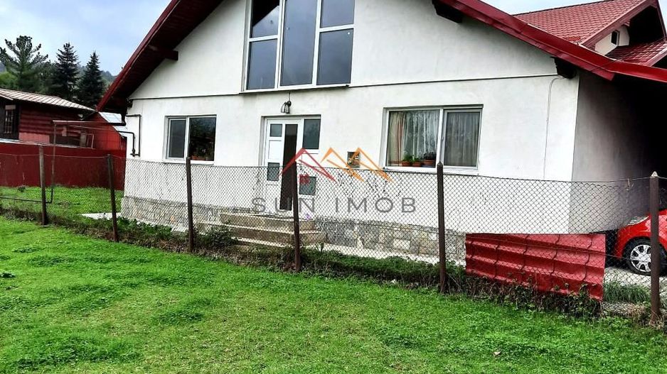 Casa P+M, 3 camere, central, teren 313 m2, zona linistita, Breaza, PH - Poză 1