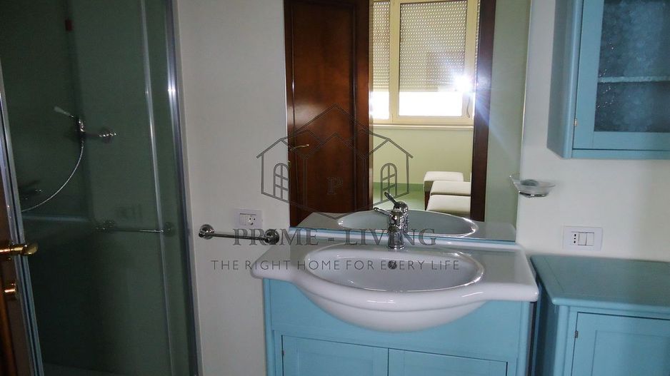 PENTHOUSE IMPRESIONANT CU 5 CAMERE LA INCHIRIERE LANGA PARC HERASTRAU - Poză 15