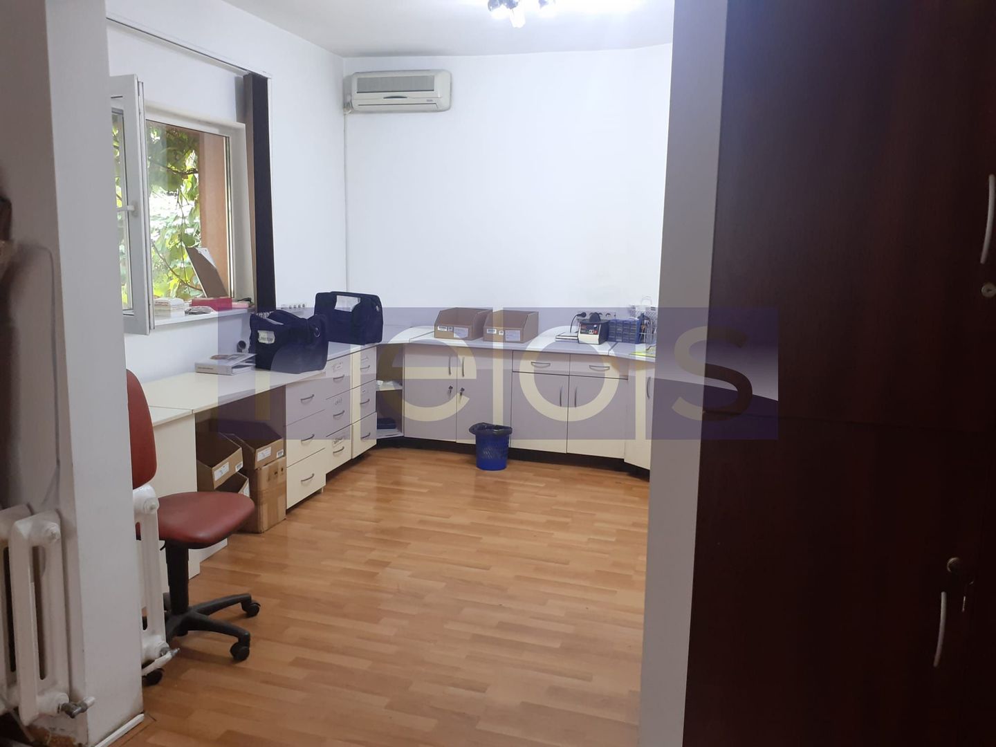 VÂNZARE CASA 8 CAMERE ZONA UIRII - Poză 1