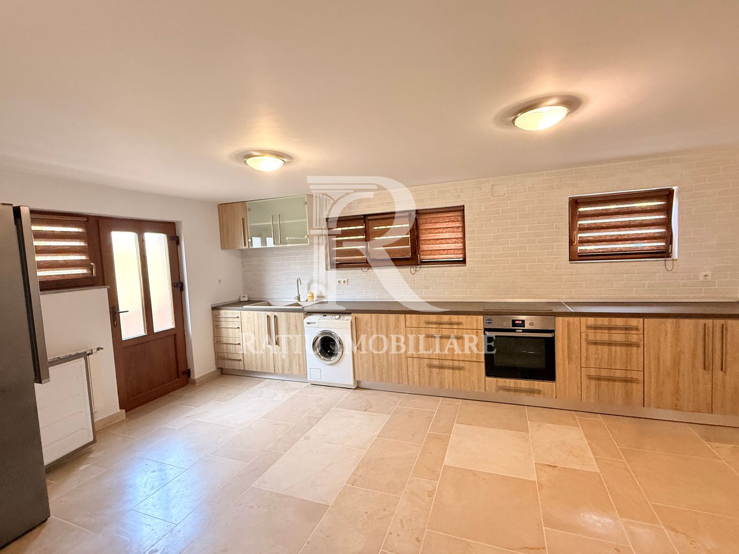 Casă spațioasă de închiriat | 4 dormitoare | Sânmartin - Poză 13