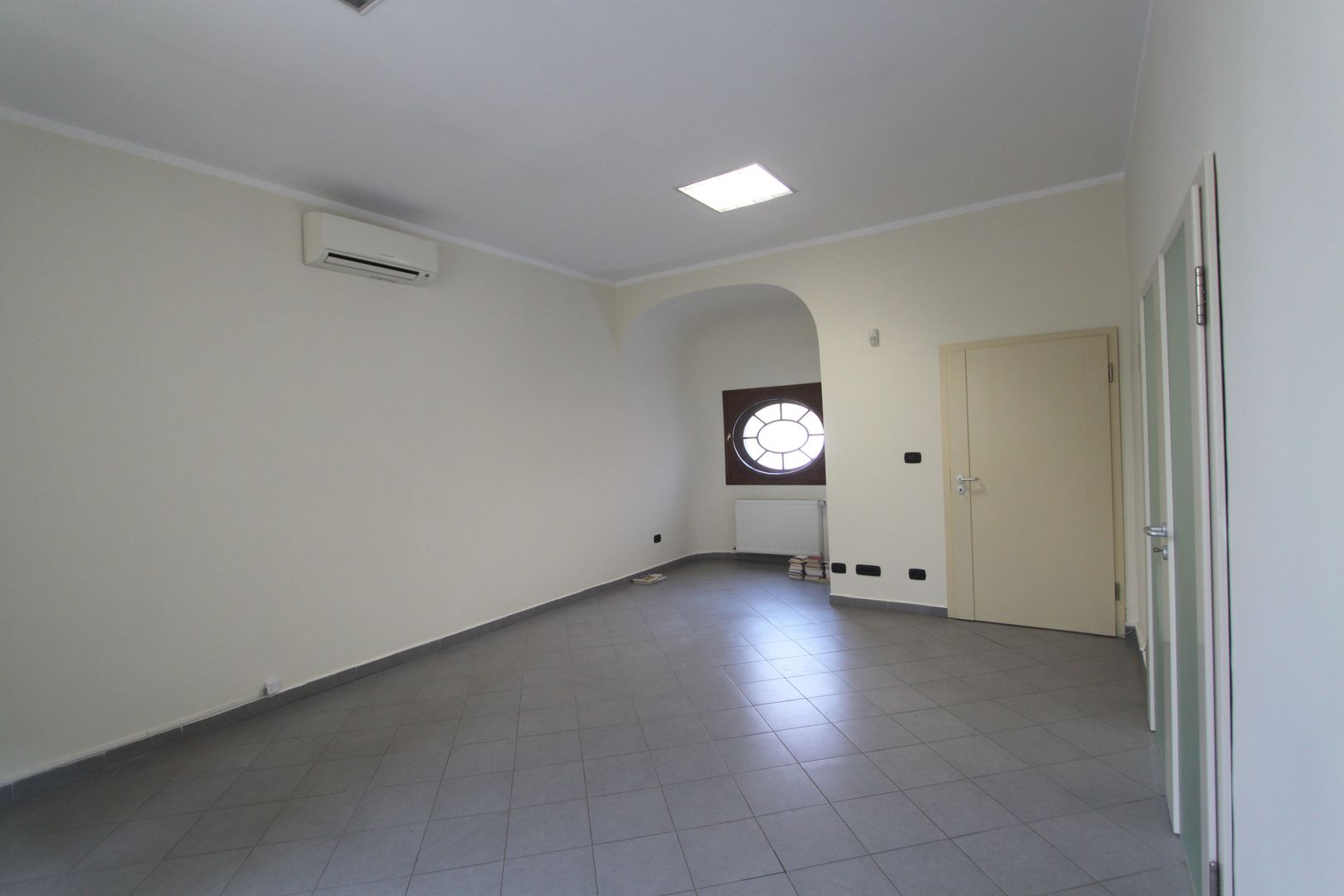 Birouri în vila - zona Balcescu - Poză 20