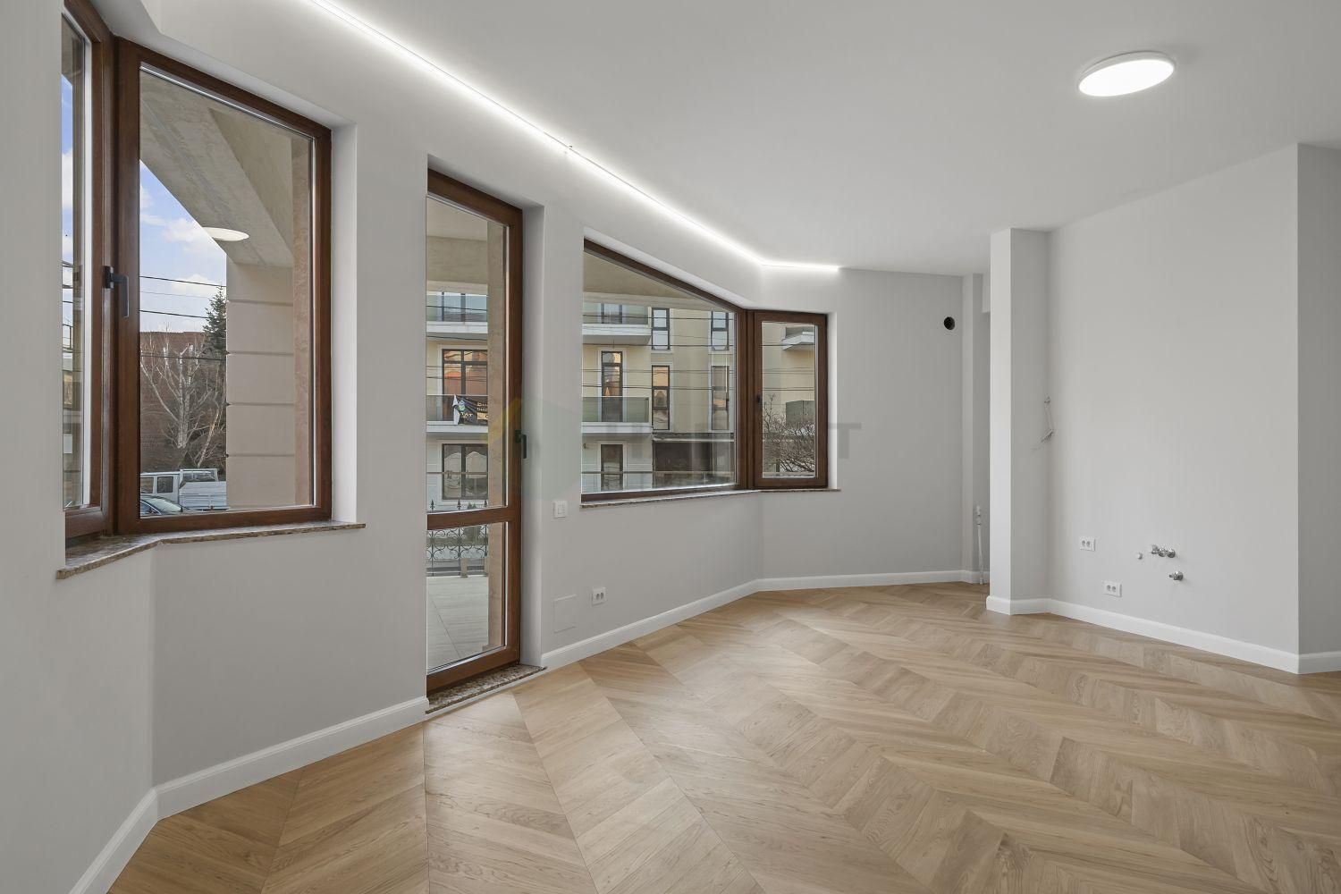 Vilă de lux  | Pipera – 7 camere, 5 băi, 4 terase | 1.500.000 EUR - Poză 18