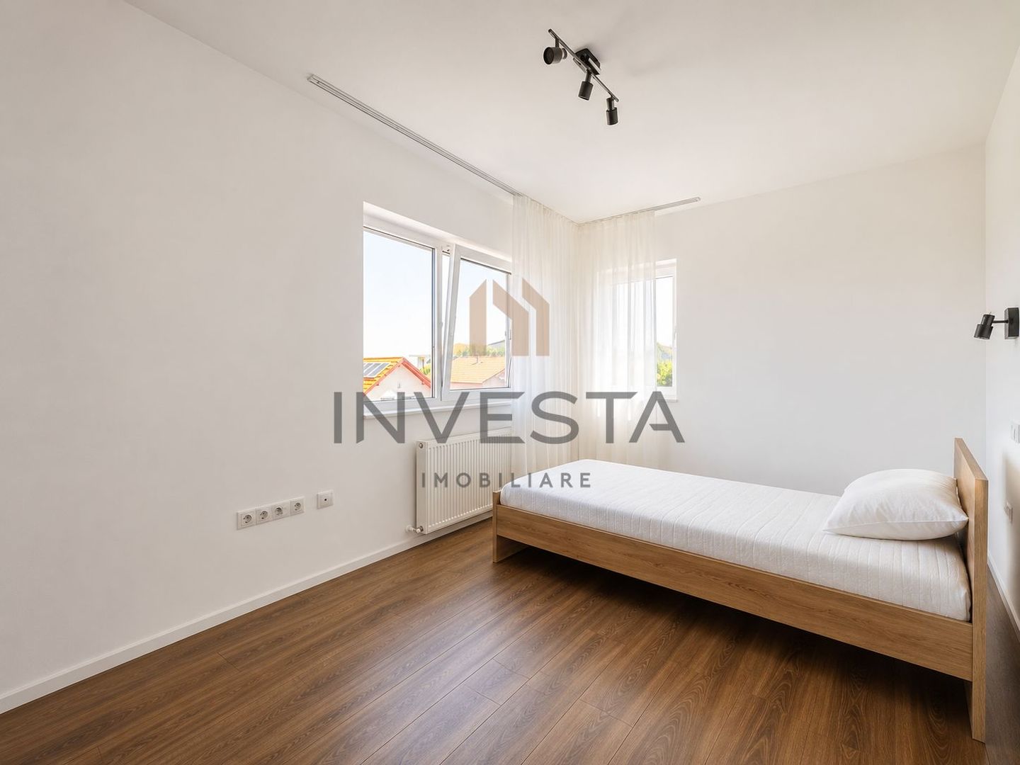 Casa tip duplex cu 4 camere de inchiriat in zona Europa - Poză 12