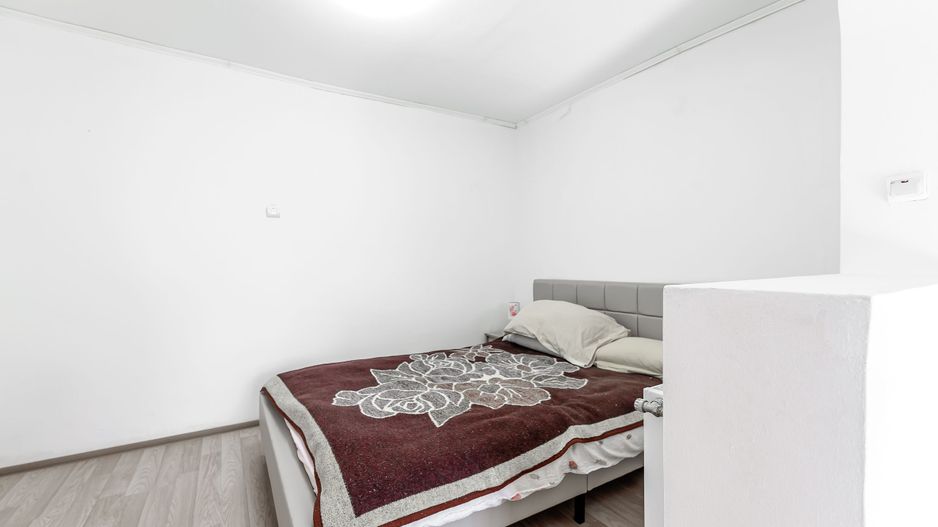 Casă renovată complet în Sânleani/Livada. - Poză 7