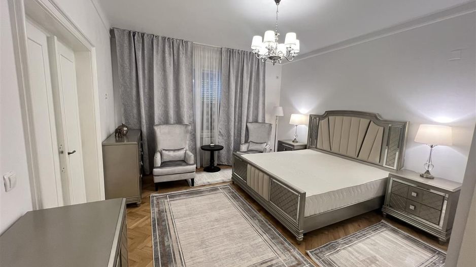 3 camere deosebit amenajat LUX  boxa curte acces auto - Poză 11