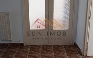 Apartament 3 camere, decomandat, ultracentral, Campina, Prahova - Poză 3