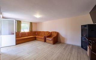 Casă renovată 2022, 3 camere, 1034 mp teren, încălzire în pardoseală - Poză 11