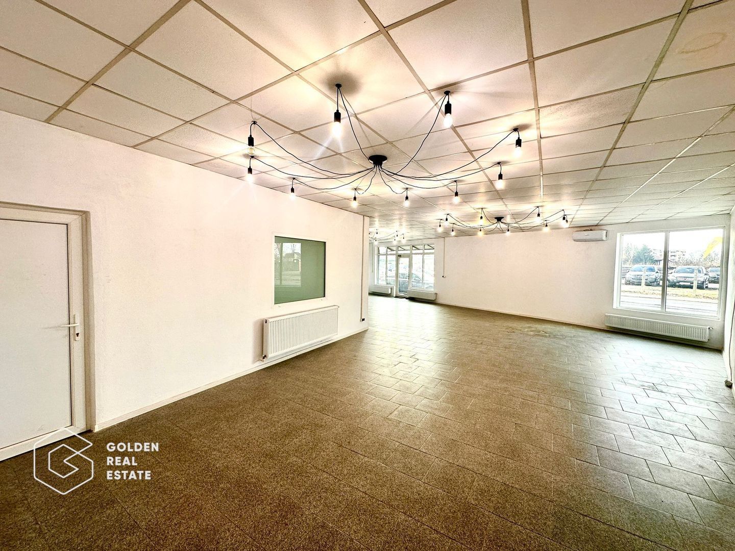 Oportunitate! Spatiu comercial modern si frumos amenajat, Uta, 4 camere, 190 mp - Poză 1