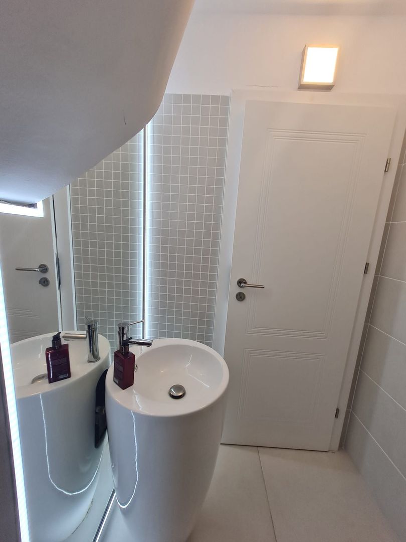 Duplex minimalist cu piscina - Poză 10