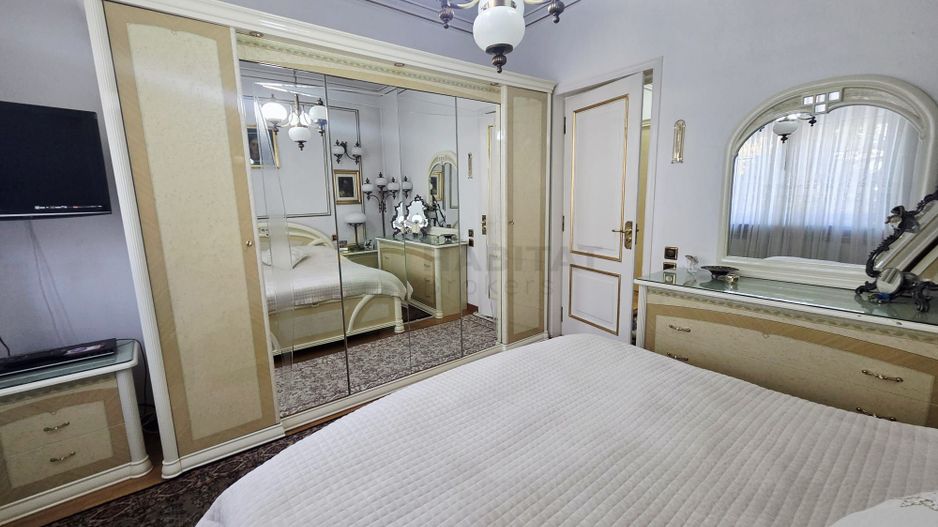 REȘEDINȚĂ DE EXCEPȚIE ÎN OTOPENI | 2.800 MP TEREN | ELEGANȚĂ, ARTĂ ȘI INTIMITATE - Poză 42