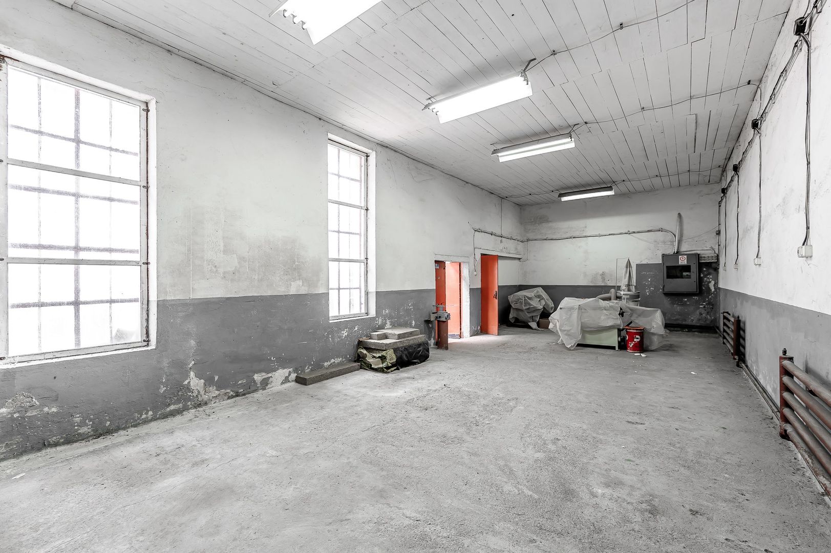 Hală în zonă centrală, zona Intim - Poză 2