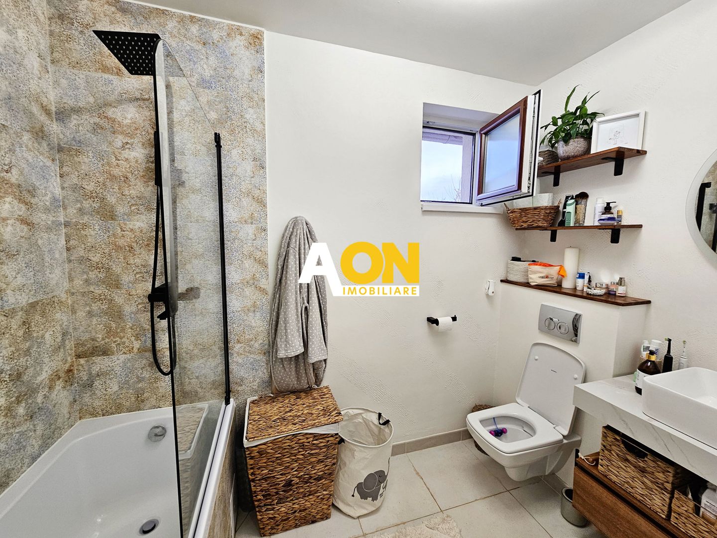 Casa noua, 3 camere + mansarda, mobilata, utilata, 342 mp teren - Poză 11