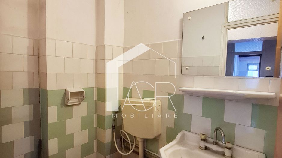 Apartament cu 3 camere, decomandat, Piata Mihai Viteazu - Poză 13