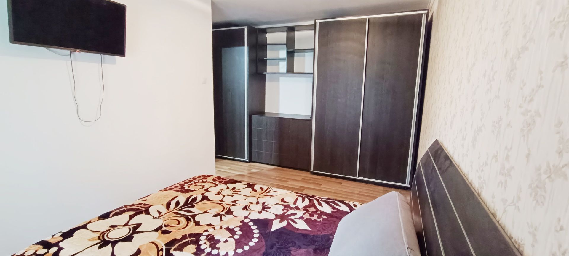 Apartament cu 3 camere pretabil birou sau locuinta in Brasov - Poză 2