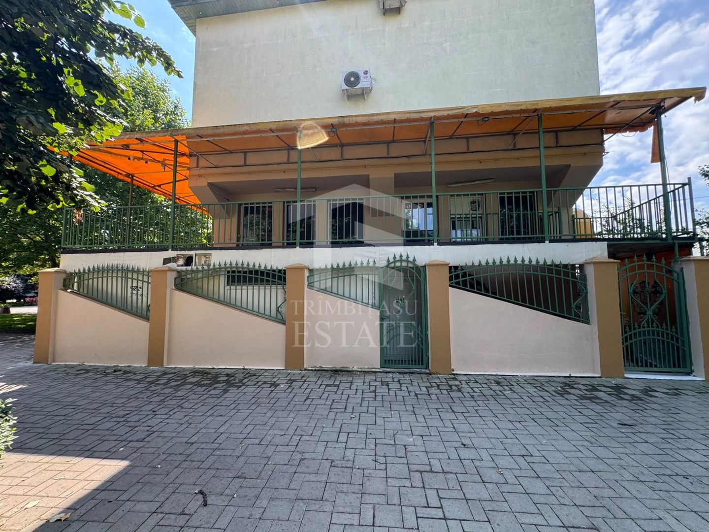 DE INCHIRIAT - SPATIU COMERCIAL CHIAR IN FATA PRIMARIEI SNAGOV - Poză 2