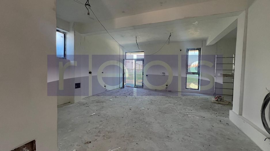VANZARE SPATIU COMERCIAL | BLOC 2026 | ZONA PALLADY - Poză 1