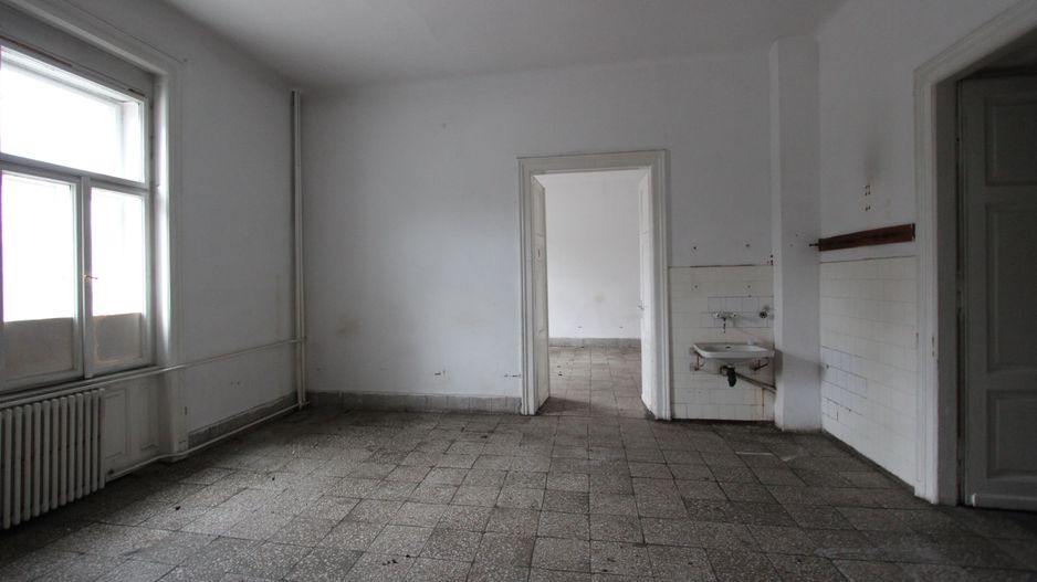 Imobil pretabil cladire de birouri, clinica medicala - Central - Poză 17