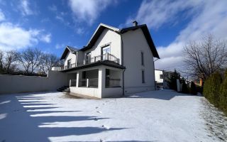 Vânzare, Duplex, 2 nivele, 4 camere, strada Aron Pumnul,Cricova - Poză 1