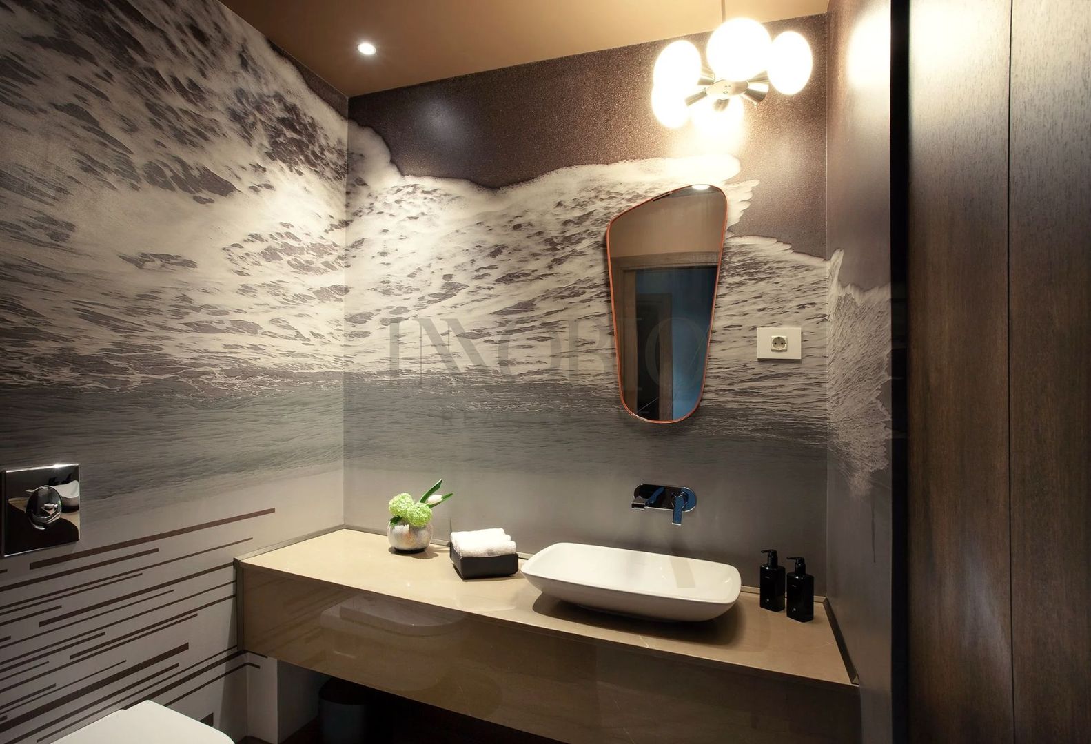 Full Service Apartment | 2 Bedrooms | Parking | Concierge - Poză 8