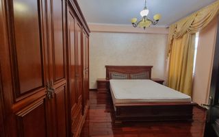 Vila generoasa de inchiriat intr o zona principala a orasului - Poză 13