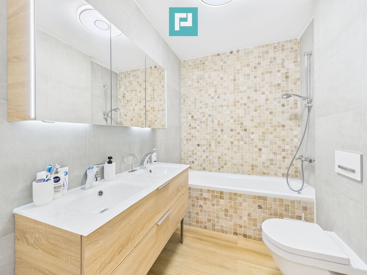 Apartament spațios, vedere și facilități premium - Poză 8