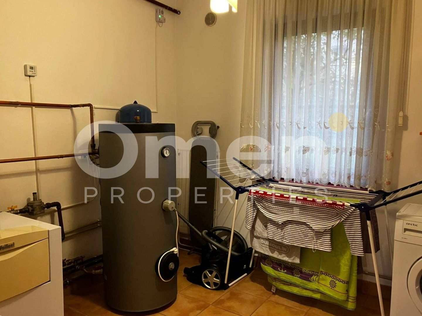 Vilă de închiriat – 260 mp utili, teren 1300 mp, 5 dormitoare, 3 băi, 3 balcoane - Poză 6