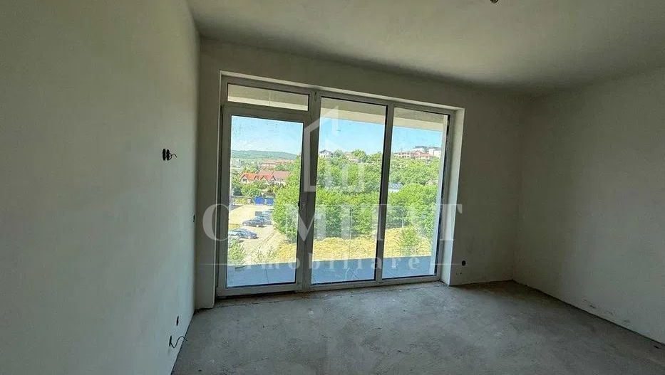 Casă la calcan | spaţioasă | Dâmbul Rotund - Poză 3