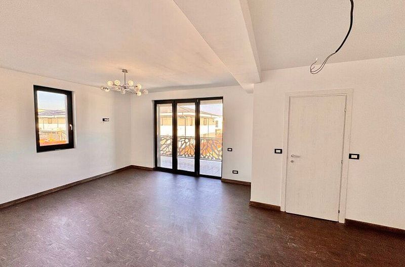 Vila cu bucatarie inclusa -otopeni central - Poză 6