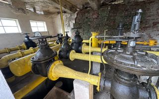 Fabrica si Teren pentru industrie – putere mare curent + gaze I Pucioasa - Poză 1