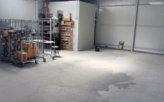 Închiriere hală 100 mp în Lumina, curent 220/380 V, baie proprie - Poză 4