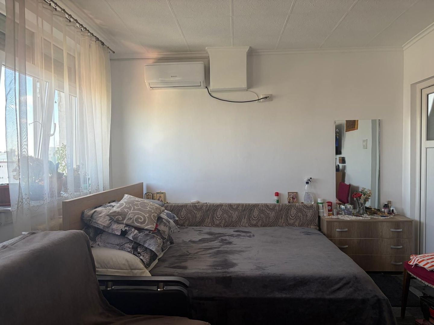 Garsoniera spatioasa cu boiler electric, Mihalache-1 Mai - Poză 4
