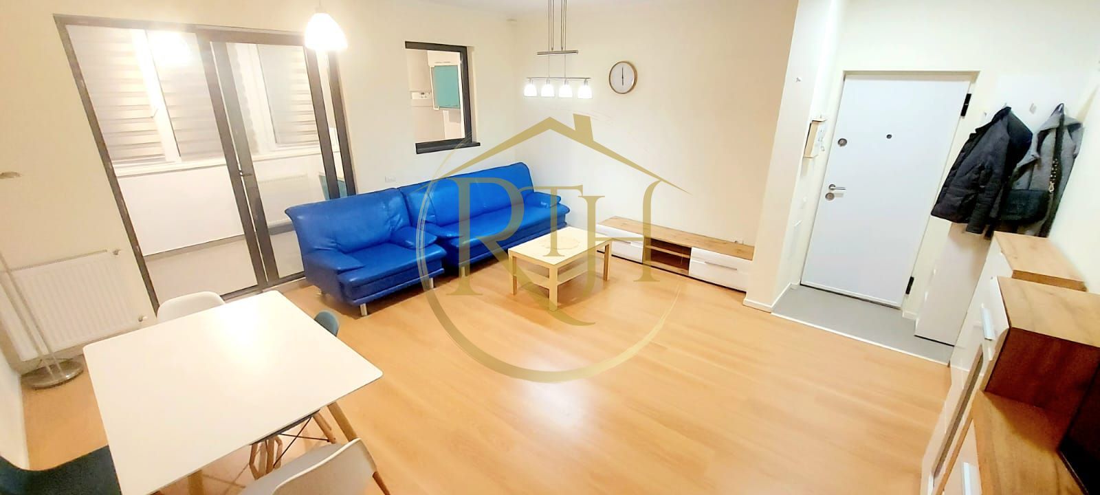Inchiriez Apartament modern  2 Camere Giroc zona hotel IQ - Poză 1