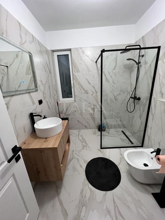 Casa cu 4 camere de vanzare in Floresti - Poză 7