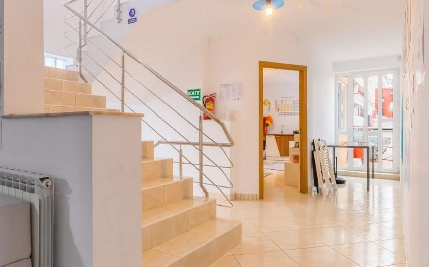 Vilă 15 camere | Piața Victoriei | Ideală clinică, after-school, birouri | Garaj - Poză 9