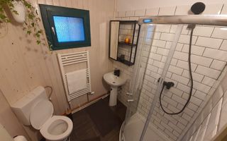 Cabană de vânzare-complet utilată, ideală pentru regim hotelier. - Poză 16