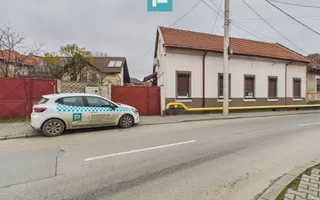 Două case, curte mare, lângă Castelul Corvinilor - Poză 44