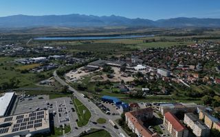 Oportunitate strategică de dezvoltare în Hațeg 3.079 mp - Poză 2