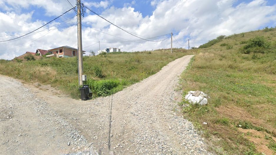 De vanzare teren cu autrorizatie de constructie. - Poză 2