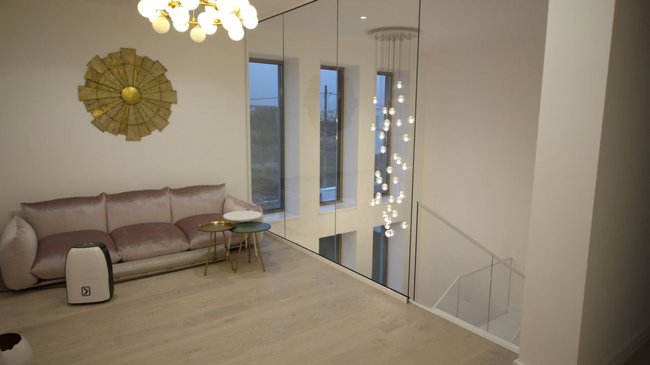 Casă / Vilă cu 8 camere de vânzare în zona Est - Poză 16