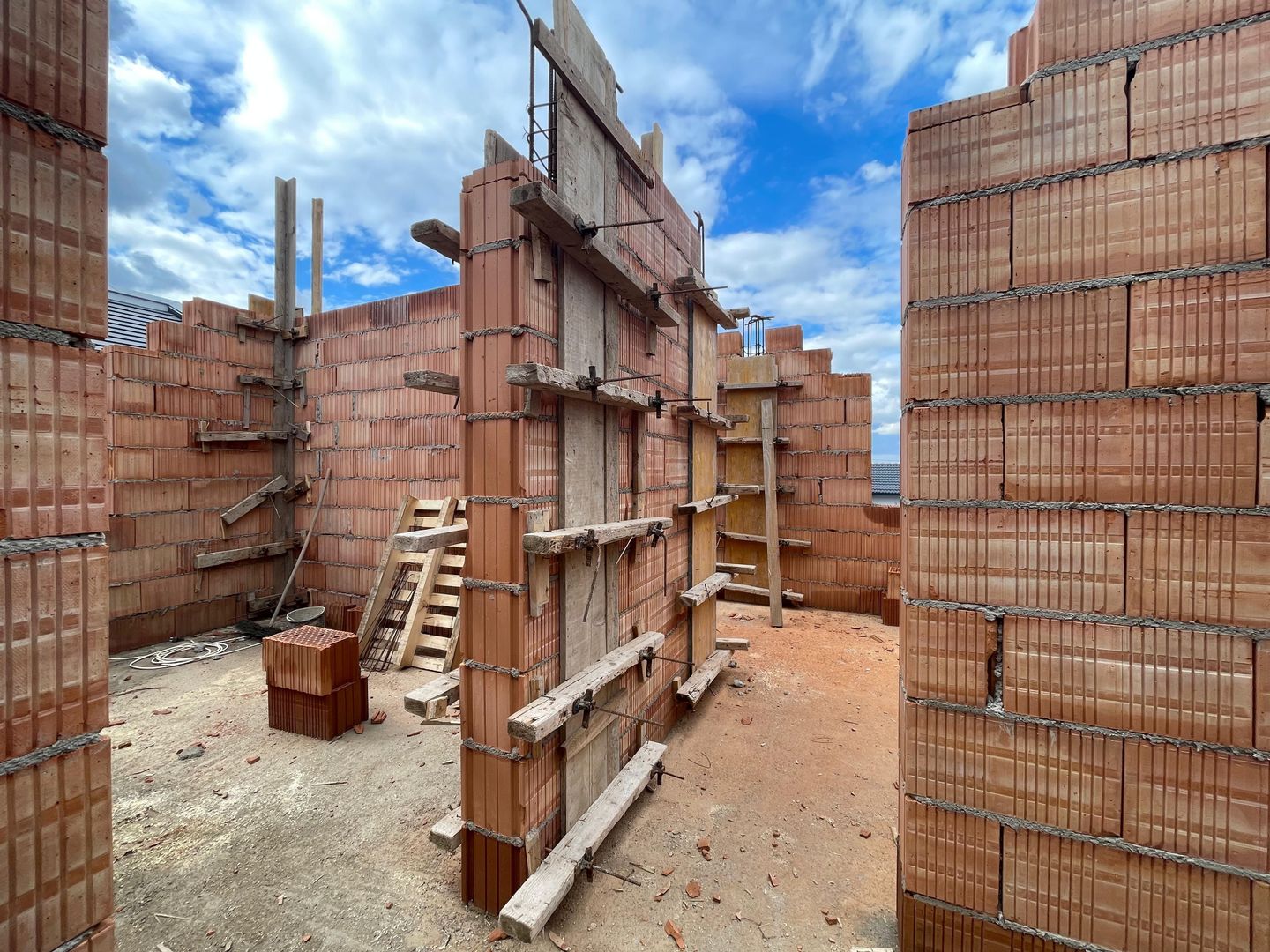 Duplex cu 5 camere, despărțit prin cameră tehnică-205.000€ |Urseni| - Poză 4