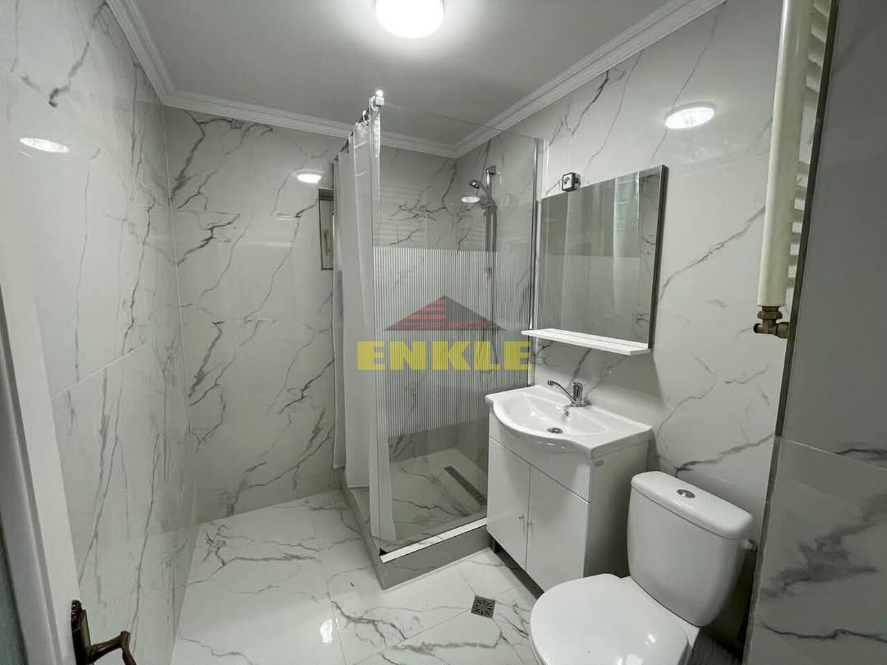De închiriat apartament cu 3 camere, zona Piața Mare - Poză 7