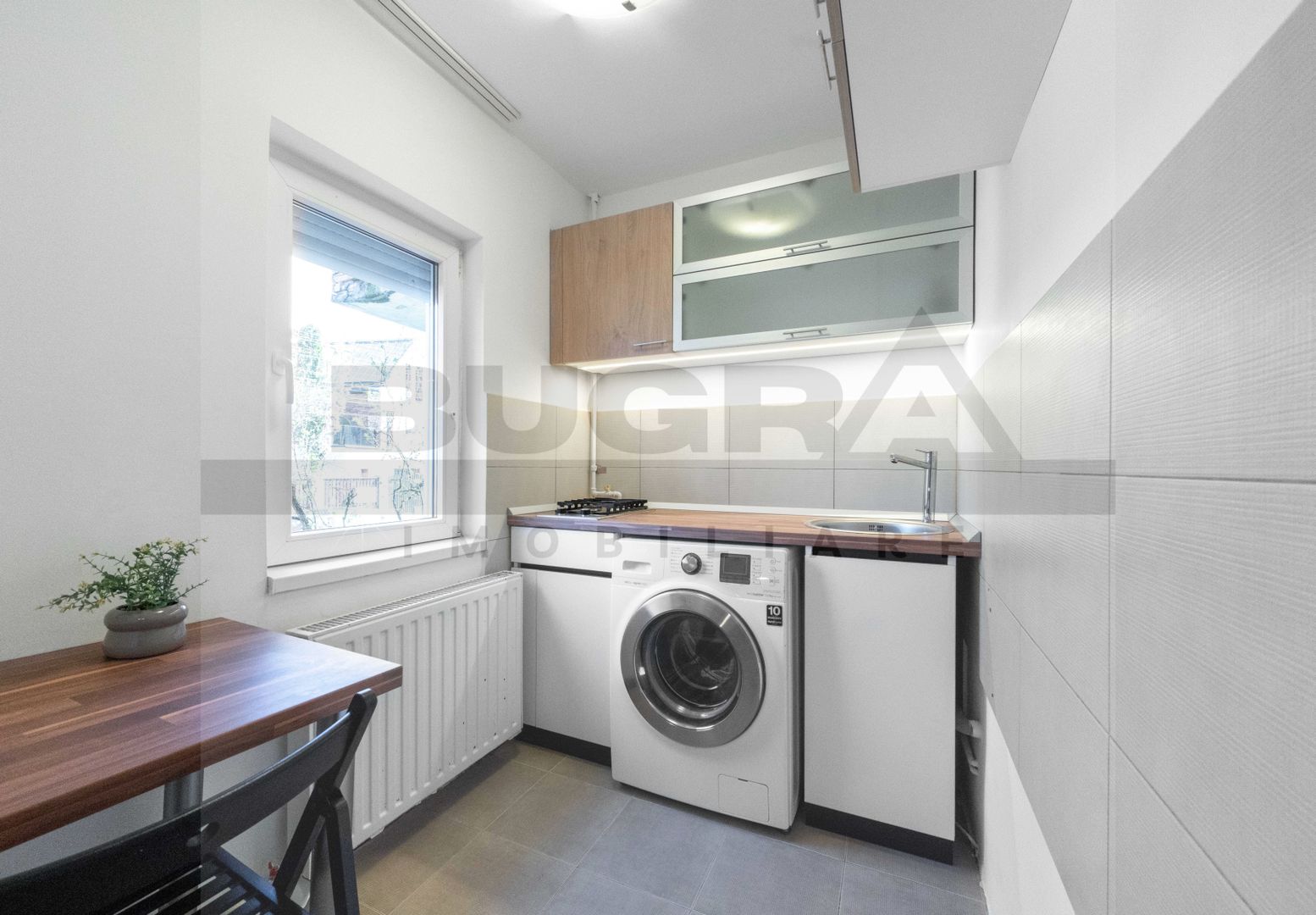 Garsoniera moderna, mobilata, zona UMF - Poză 6