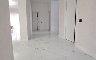 Casa deosebita P+E | mobilata si utilata | teren 1277mp | stradal Vladești - Poză 14