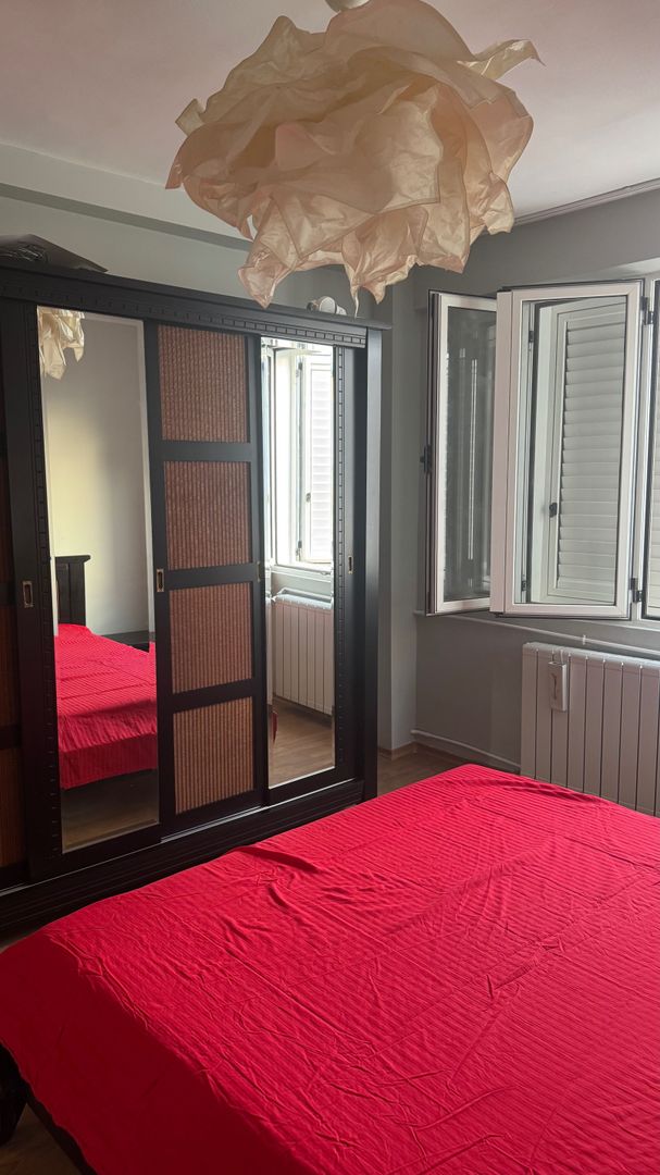 2 camere mobilat, parcare inclusa, 5 min metrou Costin Georgian - Poză 4