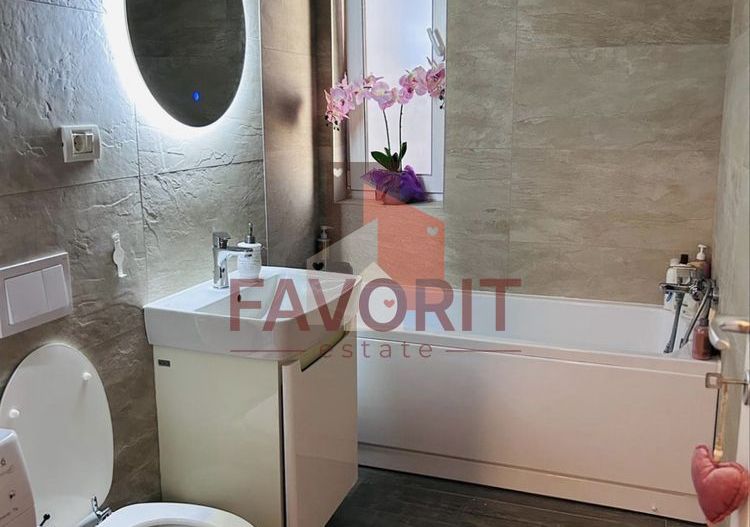 Etaj 1. Mobilat si utilat. Spatios. 2 locuri de parcare - Poză 8