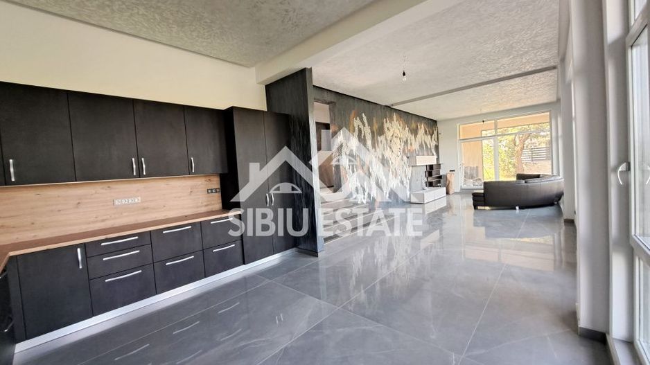 Casa Sibiu Cisnadioara, garaj, piscina, terase panoramice - Poză 14