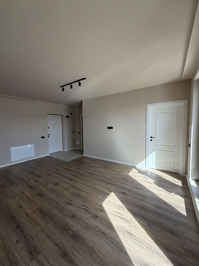 Apartament 2 camere, terasa, etaj intermediar, garaj, Eroilor - Poză 3